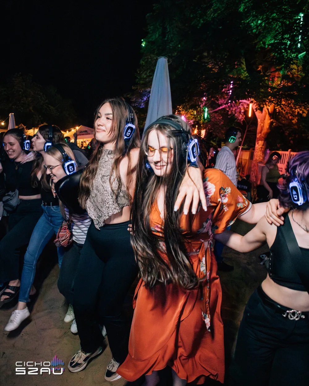 Uczestnicy firmowego Silent Disco