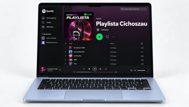 Laptop z playlistą Cichoszau